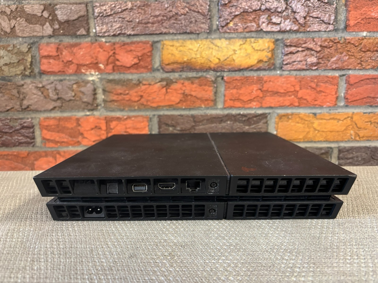 Sony PlayStation 4 – CUH-1215A