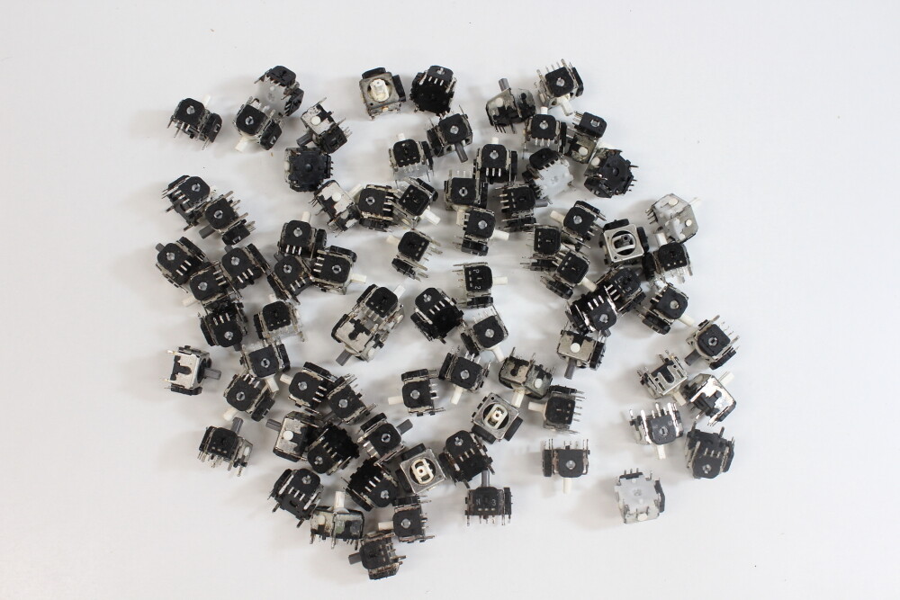 Nintendo GameCube Controller OEM Joystick T1 T2 Stick Box Potentiometer JUNK LOT