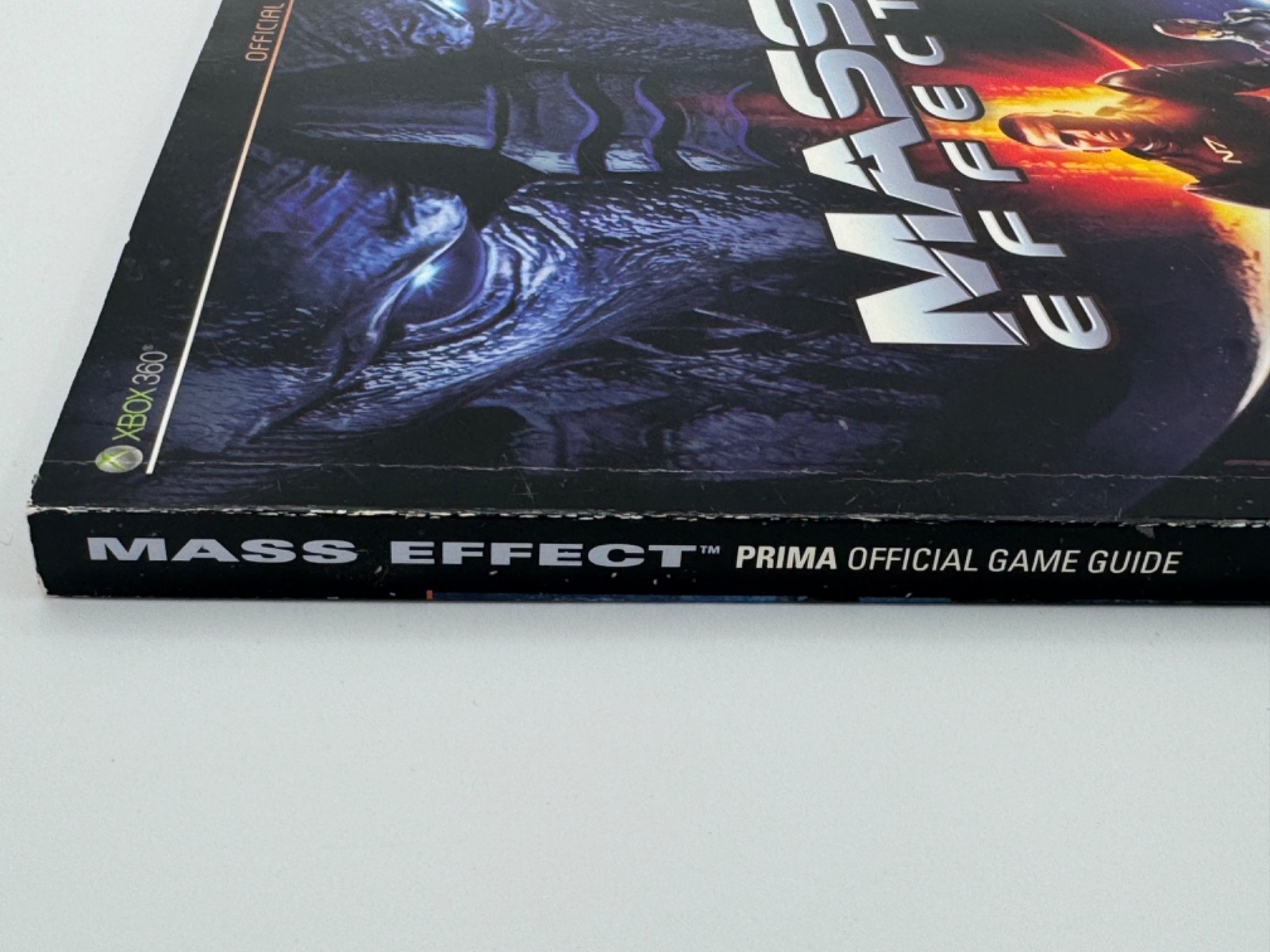 NEW Mass Effect 1 + Strategy Guide + World of Mass Effect Art Book (Xbox 360)