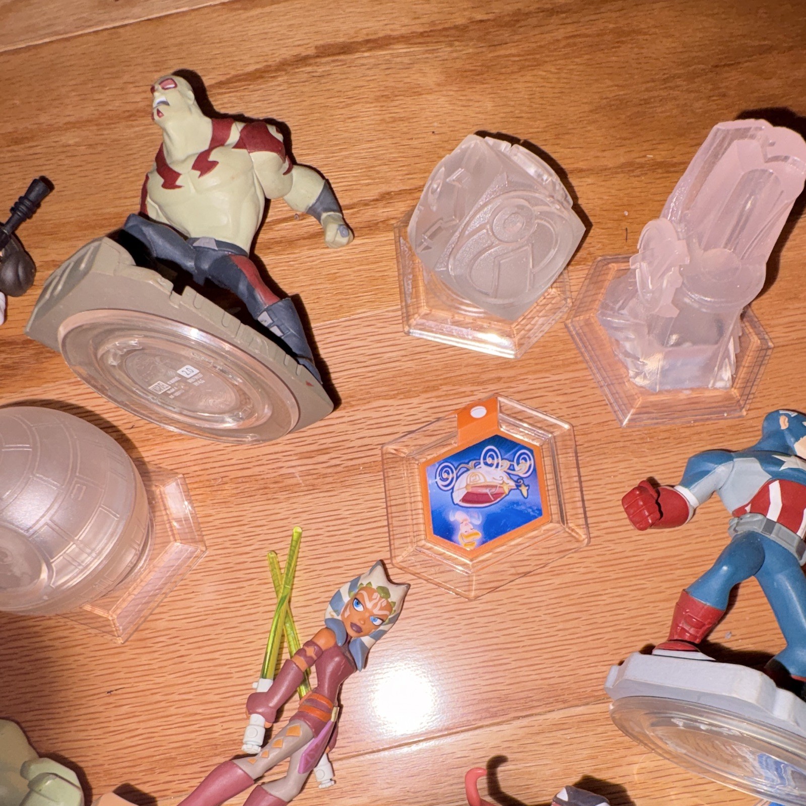 Disney Infinity Xbox 360 Game Disc Lot w/ Hulk, Captain America, Venom, Sulley
