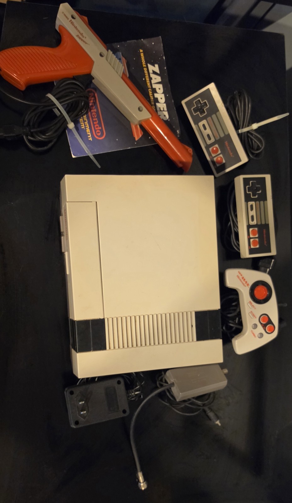 NES Console And Controller Bundle – 2 Standard Controllers, 1 Zapper, 1 NES Max