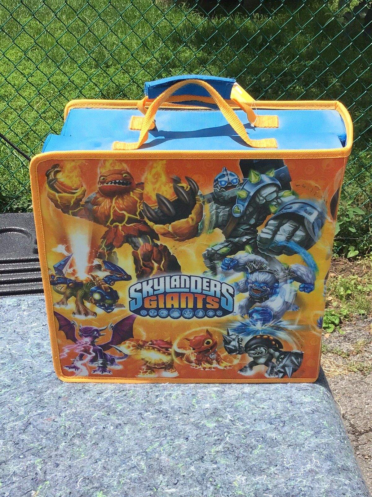 NOS 2012 Skylanders Giants Carrying Case Holds Figures, Portals, Cords, Games
