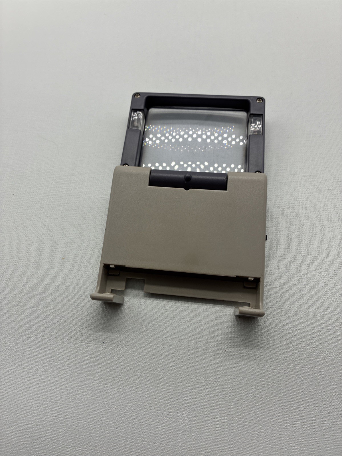 Mad Catz Nintendo Gameboy Screen Light And Magnifier Attachment 1 light out