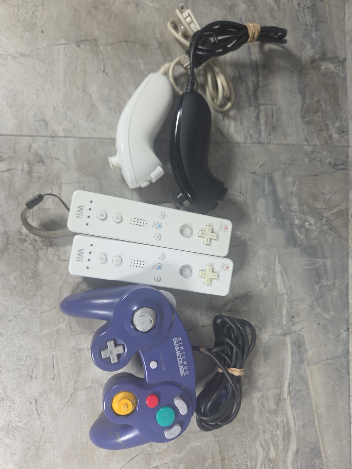 Game Cube Wii Nintendo Controllers Purple White Black Lot Random (5) Not Tested