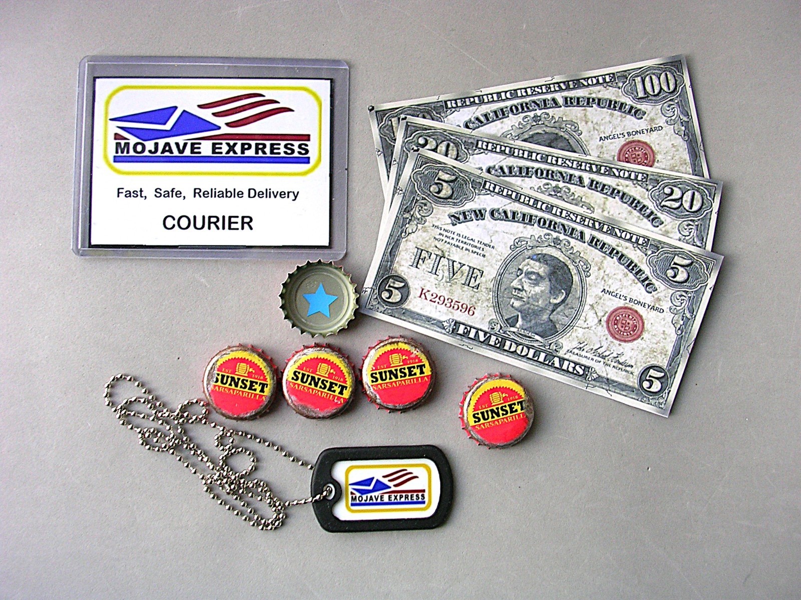Fallout New Vegas Mojave Express Courier Pouch Sunset Caps Dog Tag Currency