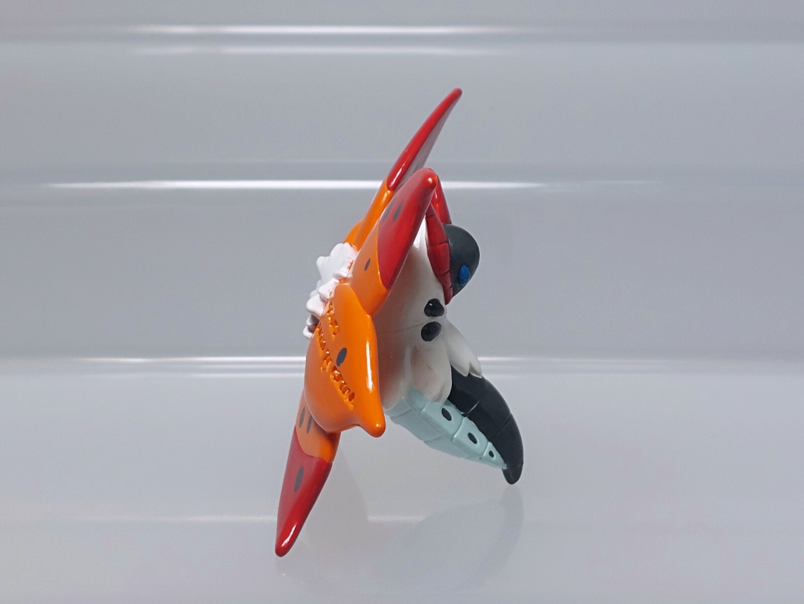 Volcarona Pokemon Monster Collection Figure Takara Tomy 2011 Japan Y05 1.8in