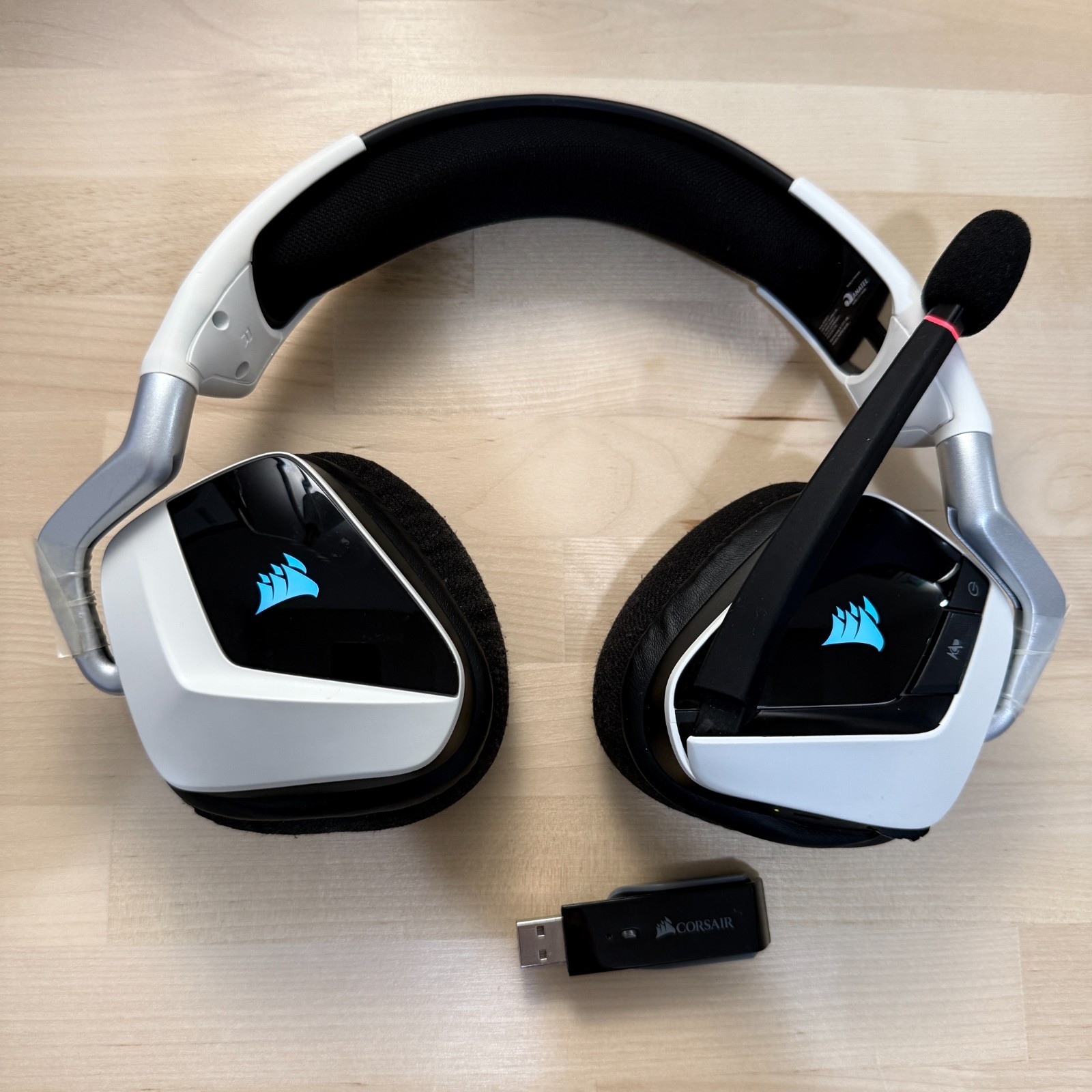 Corsair Void RGB ELITE Wireless Premium Gaming Headset White w/ Dongle RDA0011