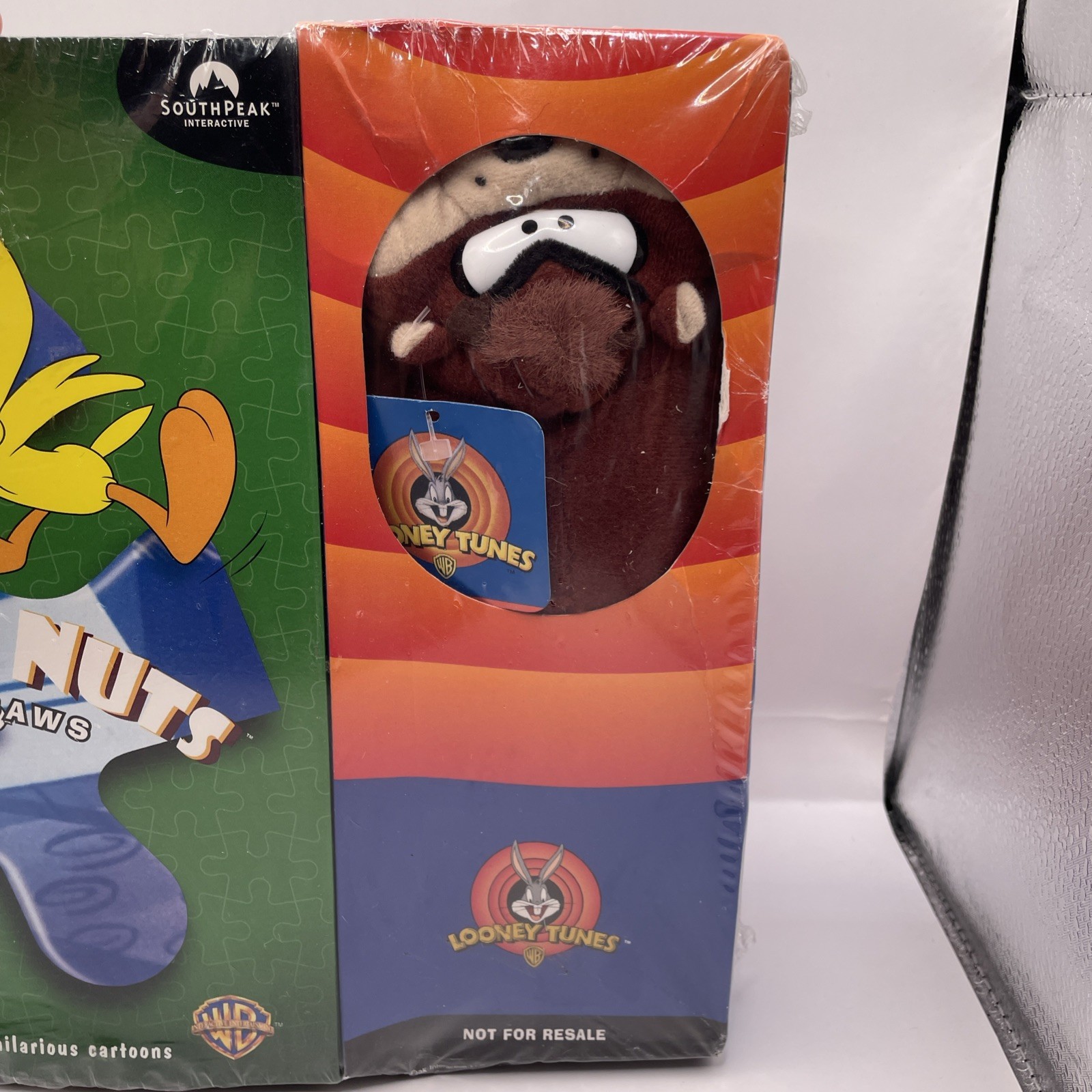 Loony Tunes Assorted Nuts Sealed Animated Jigsaw Game PC CD Big Box Combo Sealed