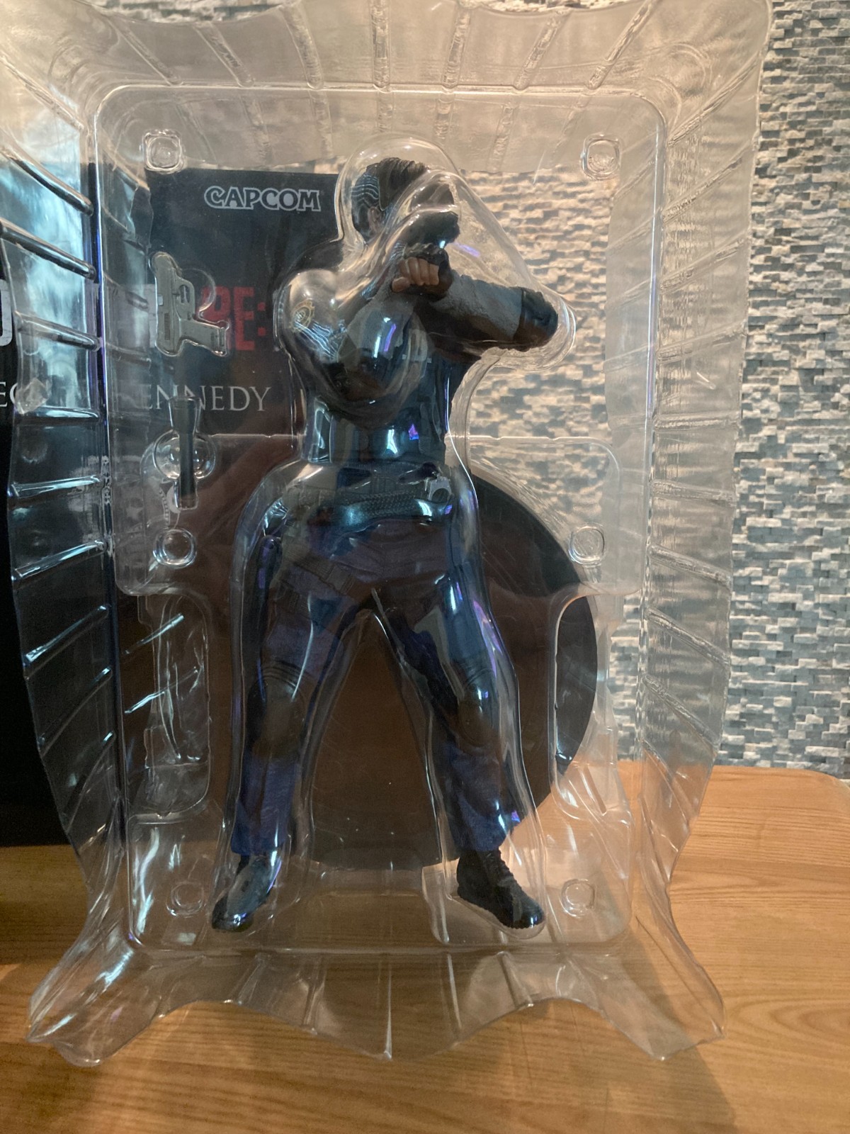 Resident Evil 2 Collector’s Edition PS4 Biohazard Leon S Kennedy Figure Official