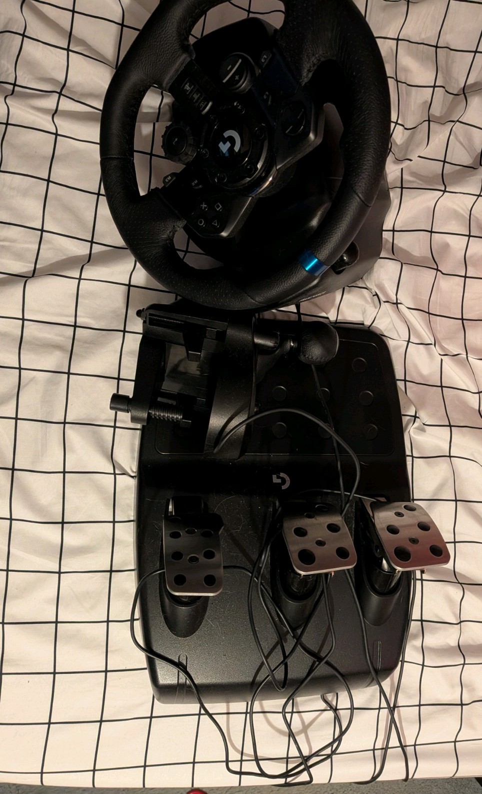 G923 Logitech Wheel For PlayStation/PC. With Pedals And Shifter