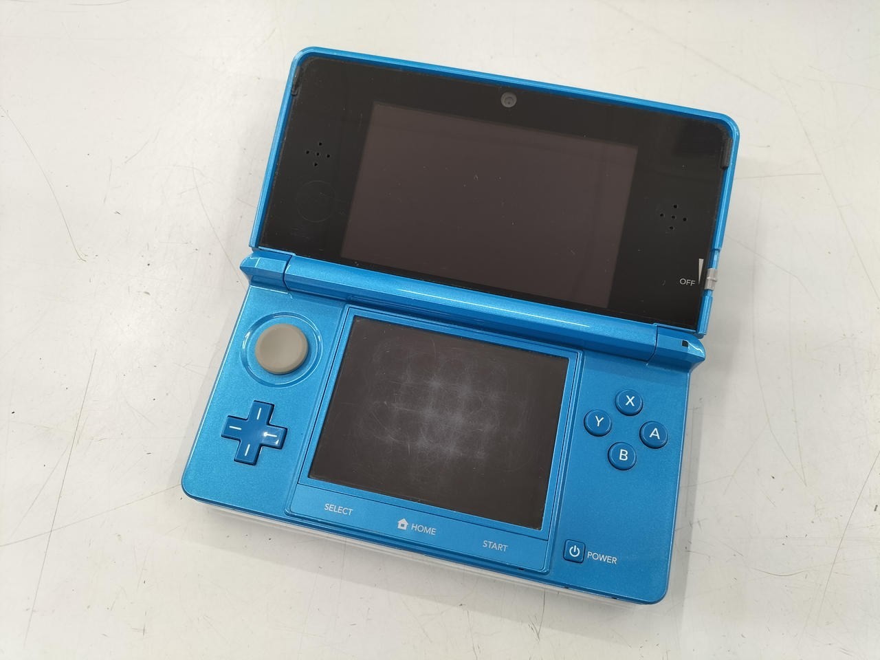 Nintendo 3DS Light Blue CTR-001 Retro Gaming Console Portable System A2651