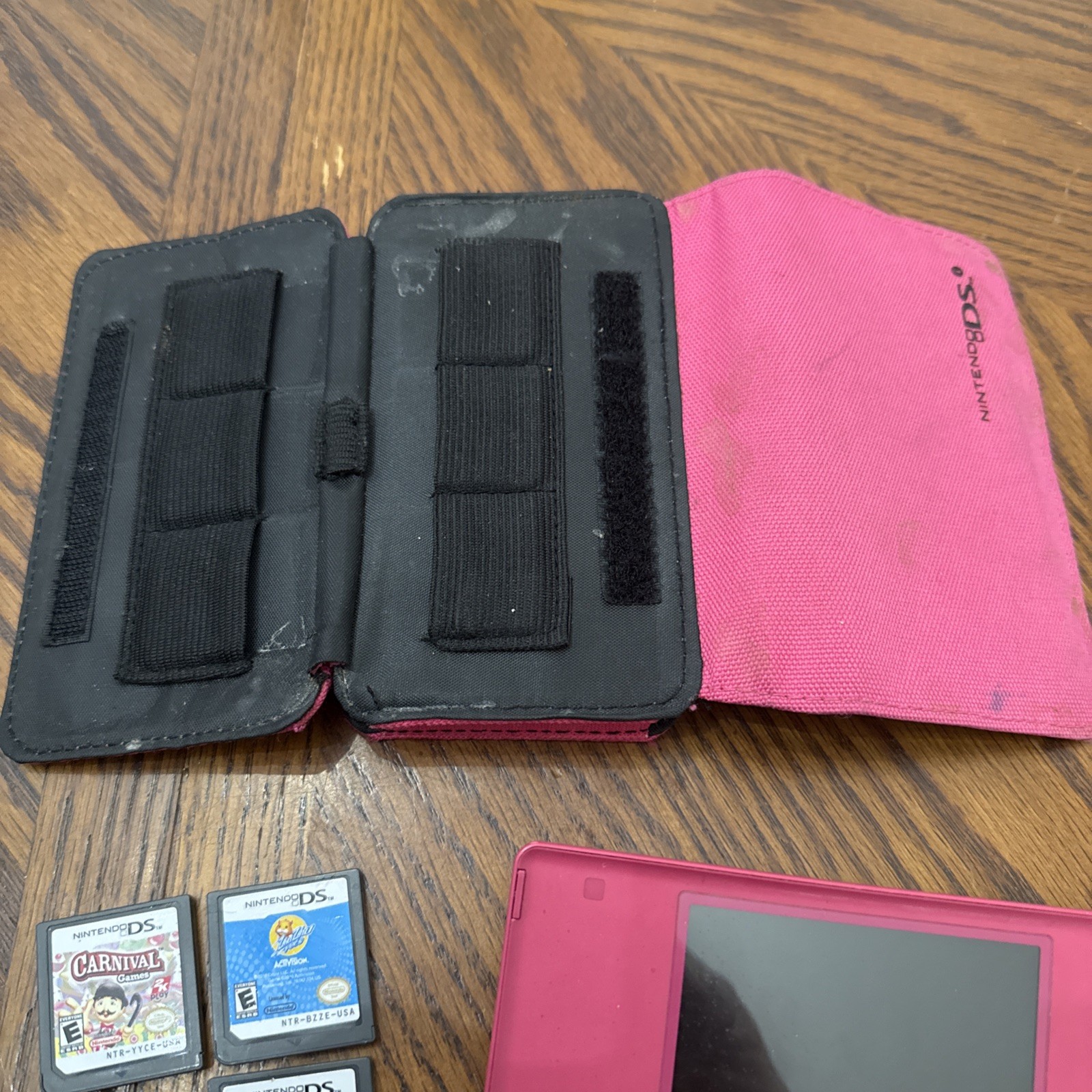Nintendo DS pink Console Carry Case 6 Games Untested