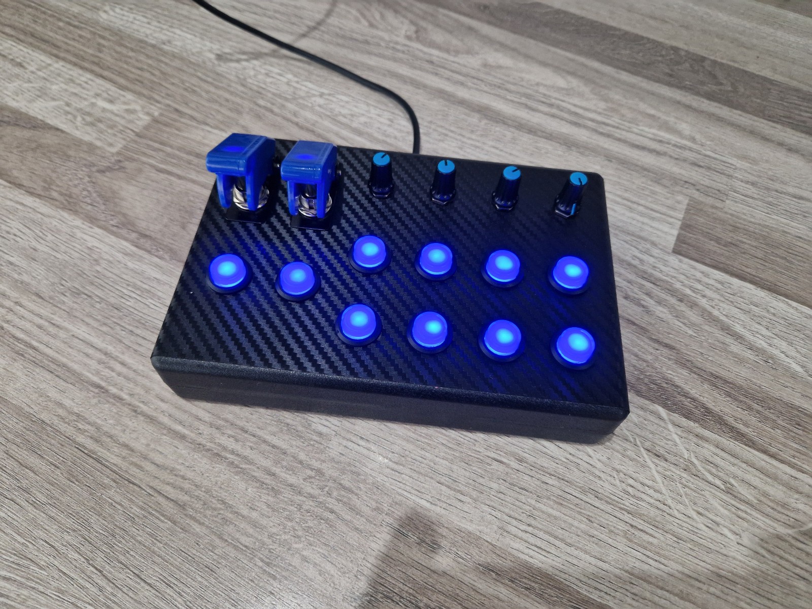 Button Box for PC/consoles sim racing/flight sim/ets2/farm sim, BLUE LEDS