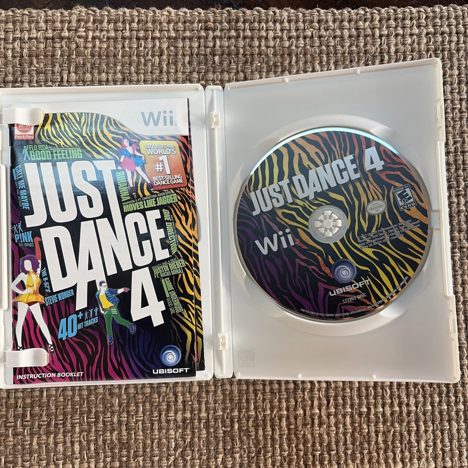 Just Dance 4 (Nintendo Wii, 2012) CIB Complete with Manual Tested