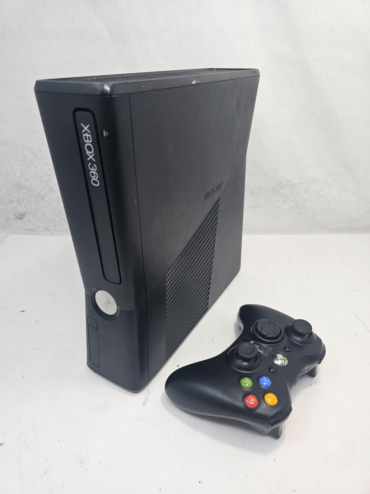 Microsoft Xbox 360 S Slim Black Console Model 1439 Matte Bundle with Controller