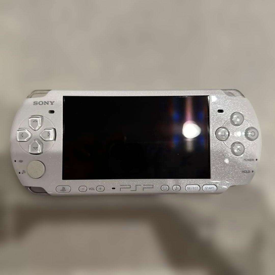 Mint Nearly Unused Sony PSP 3000 Pearl White Boxed Tested