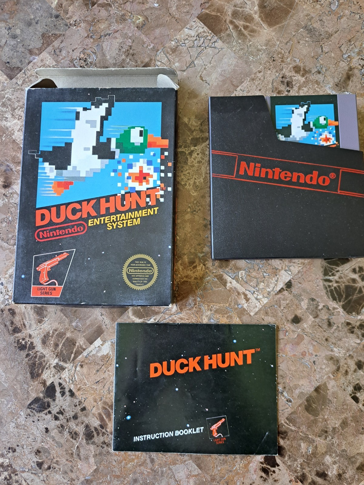 Duck Hunt NES Nintendo CIB Very Nice 4th Print Hangtab Authentic Free Fast Ship
