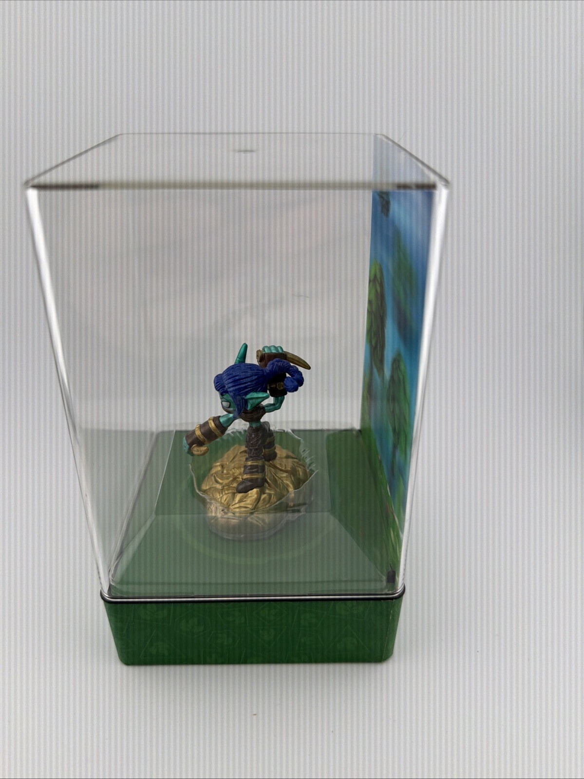 Skylanders Eon’s Elite Stealth Elf in Case