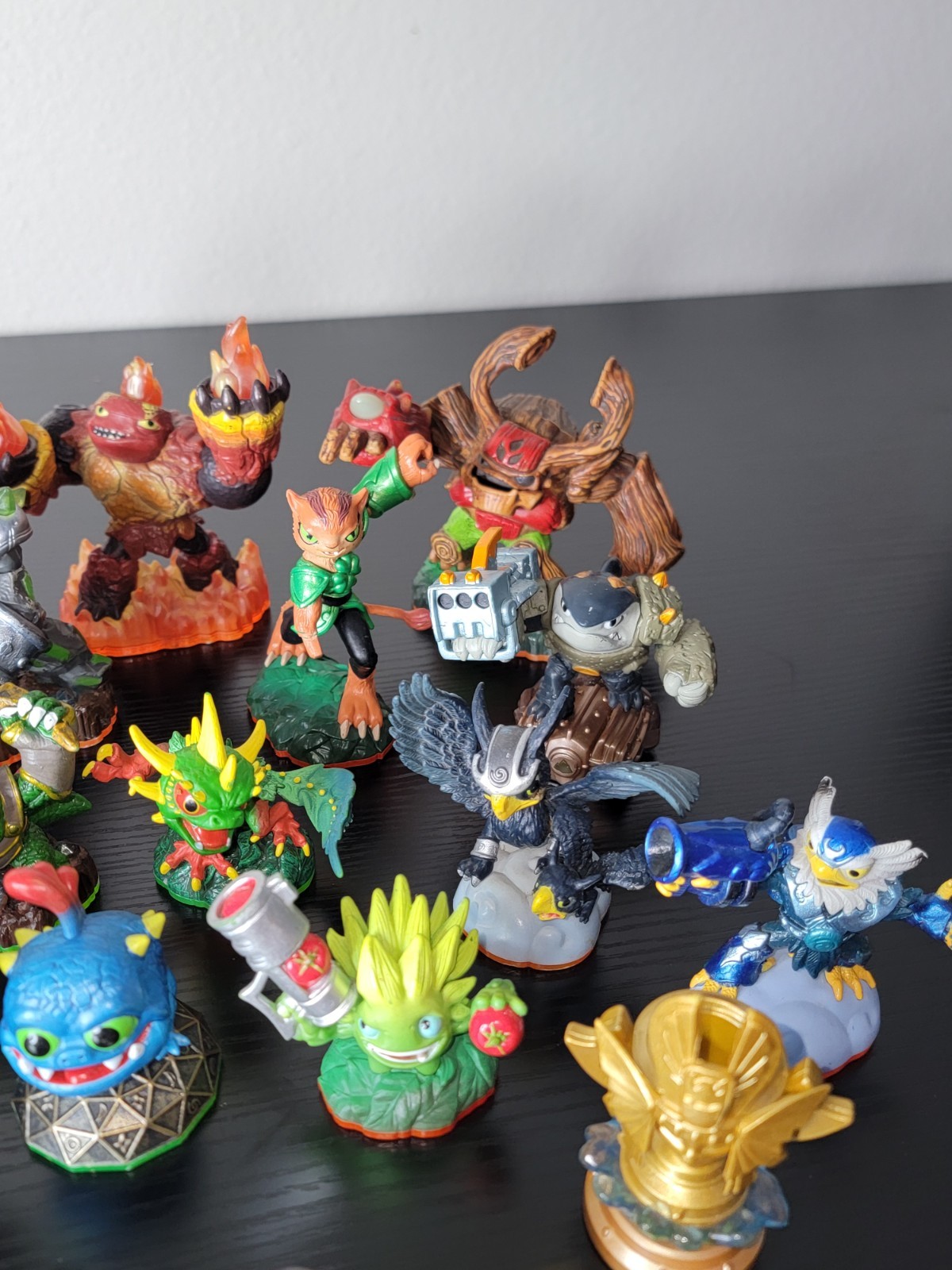 🔥Activision Skylanders Mixed Lot of 19 Collectible Figures (Some Damage)🔥