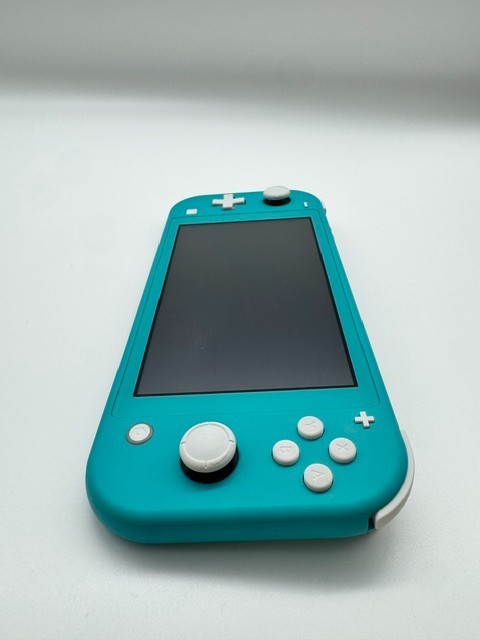 Nintendo Switch Lite – Teal – 32GB – Excellent Condition – Cases & Charger