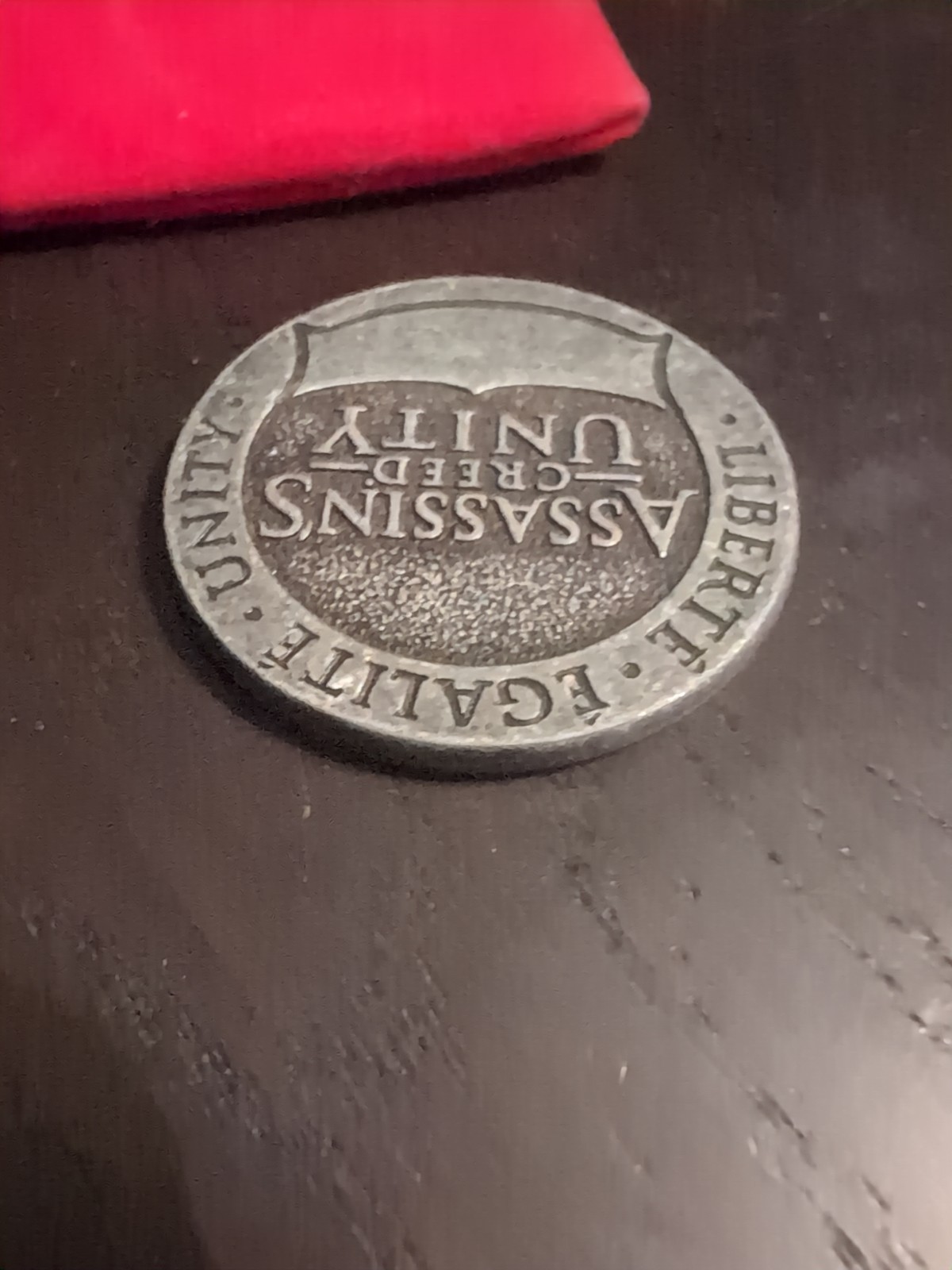 LOOT CRATE EXCLUSIVE Assassin’s Creed Unity Coin Medal Token w/ Velvet Pouch