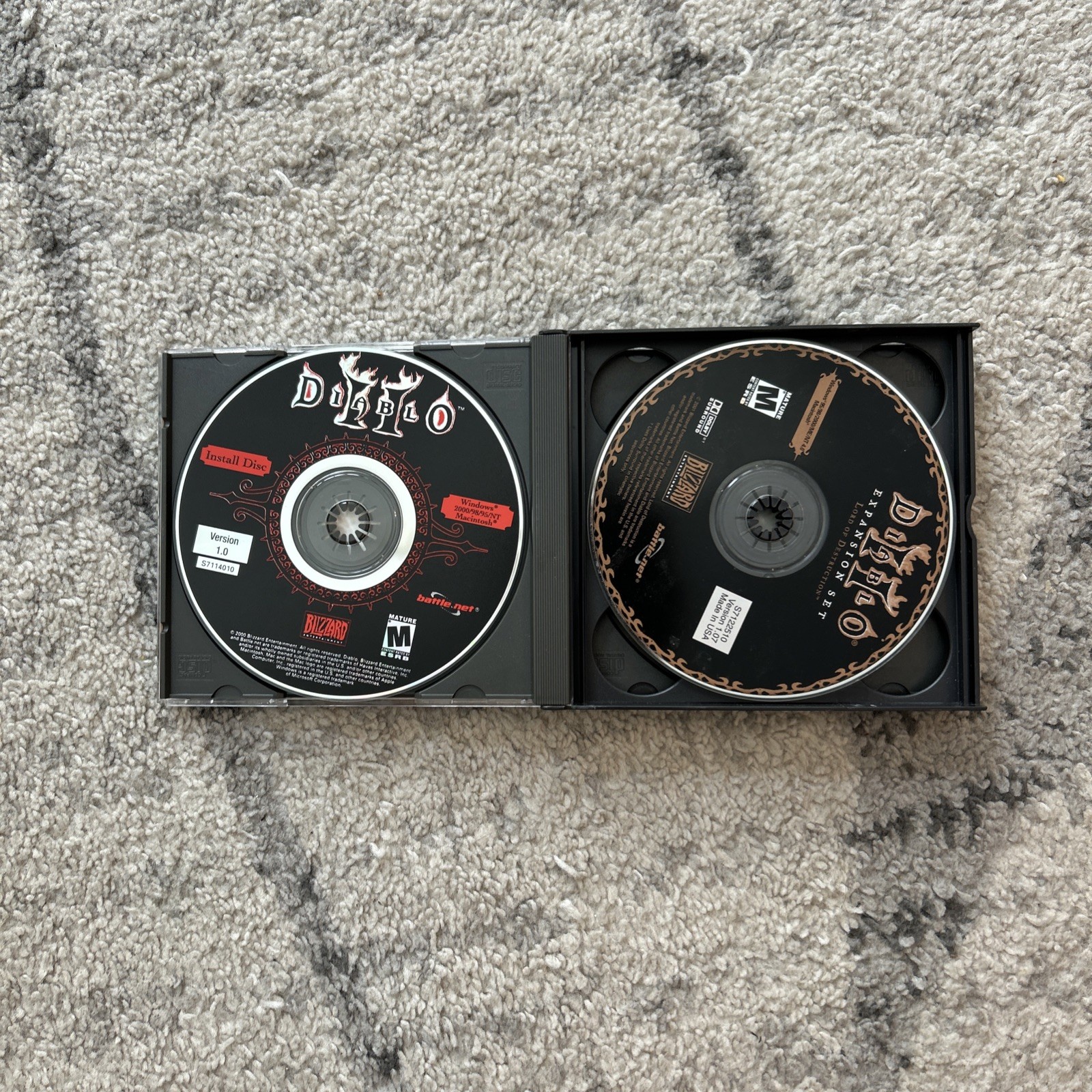 PC CDROM Game DIABLO II 2 Classic Blizzard 3 Disc SET Windows 2000/98/95/NT/MAC