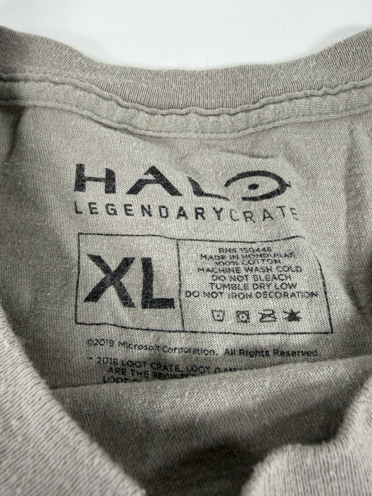 Halo Legendary Loot Crate ARENA Halo Icons Spartan 100% Complete with Shirt XL