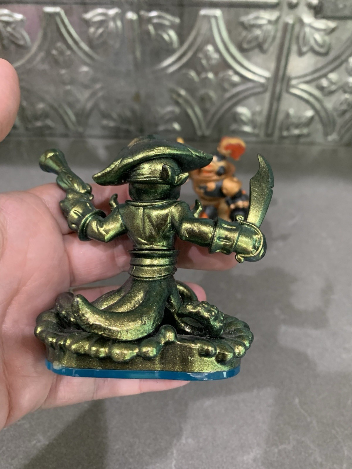 Skylanders Swap Force Blast Zone Color Shift Wash Buckler & Rip Tide