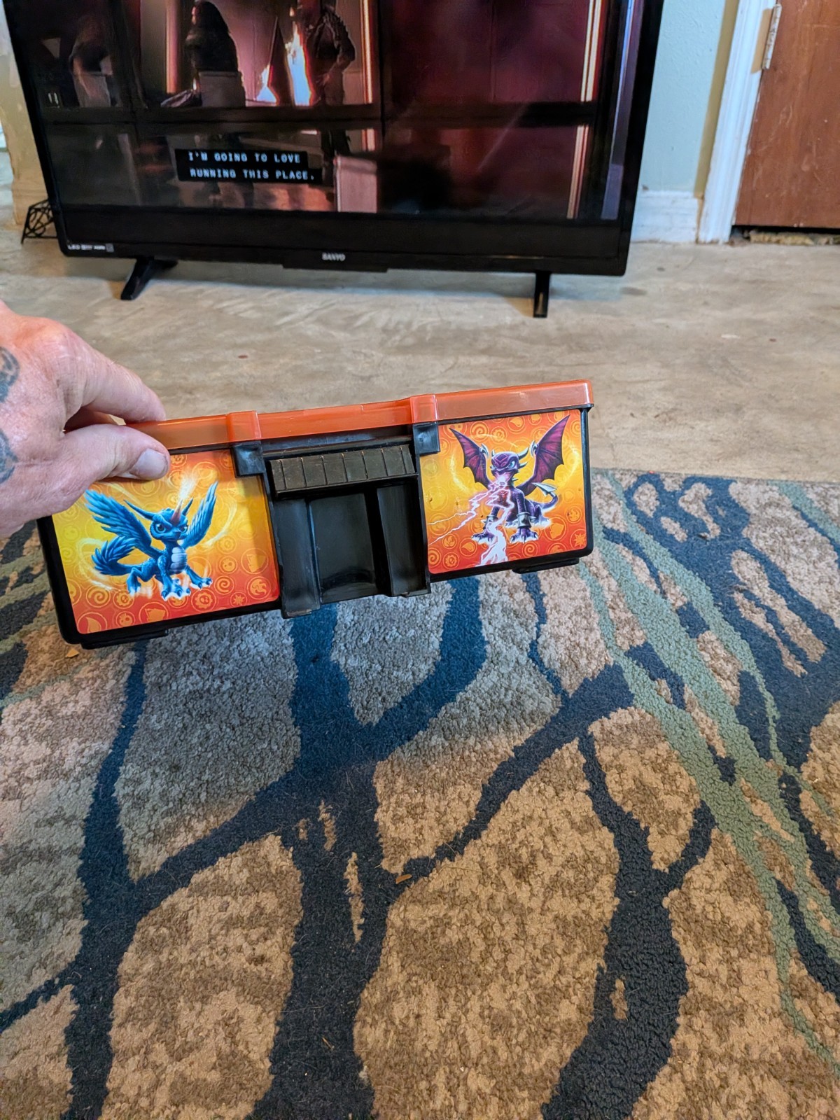 Skylander Giants Carrying Case Storage Case And Assorted Figures
