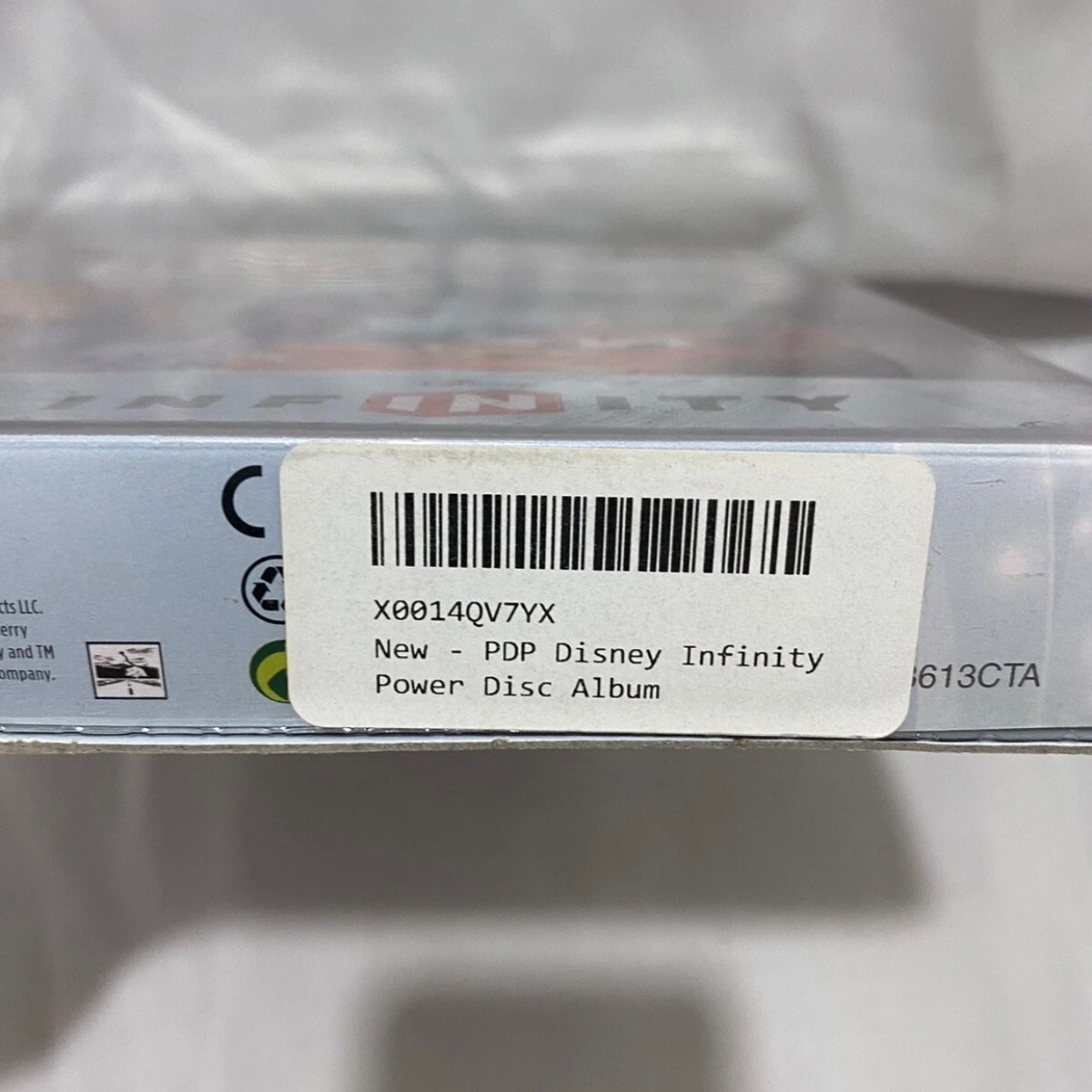 Disney Infinity 2.0 Power Disc Album Storage Case Collector Book Video Game