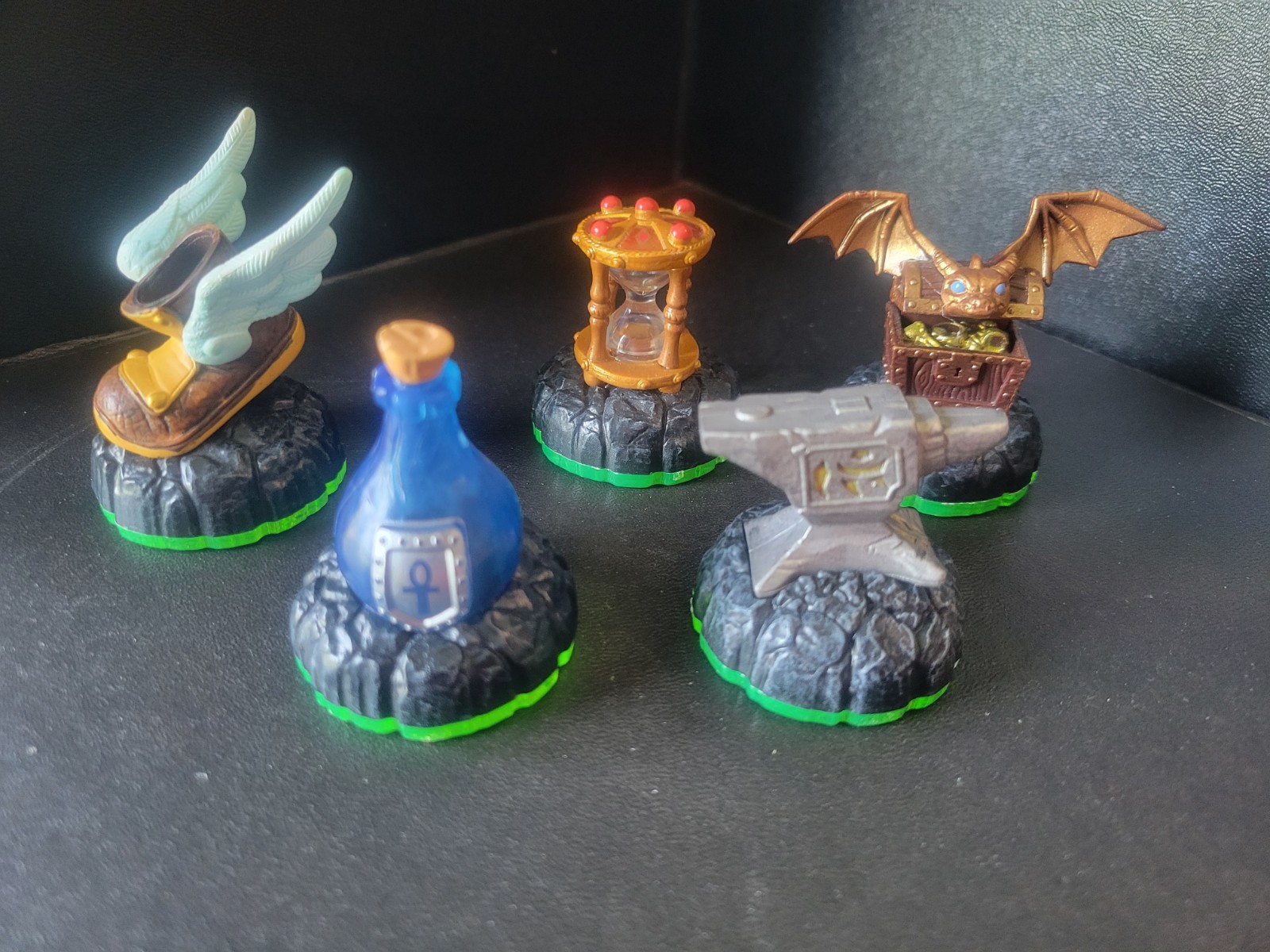 2011 Skylanders Spyros Adventure Lot – 22pcs – Slam Bam Voodood Eruptor
