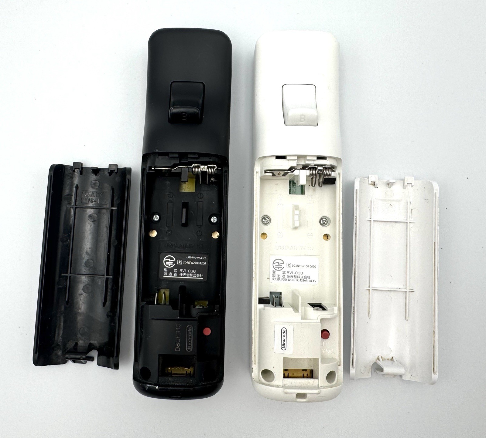 Nintendo Wii Remote Controller w/ Motion Plus – LOT OF 2 – Black & White TESTED