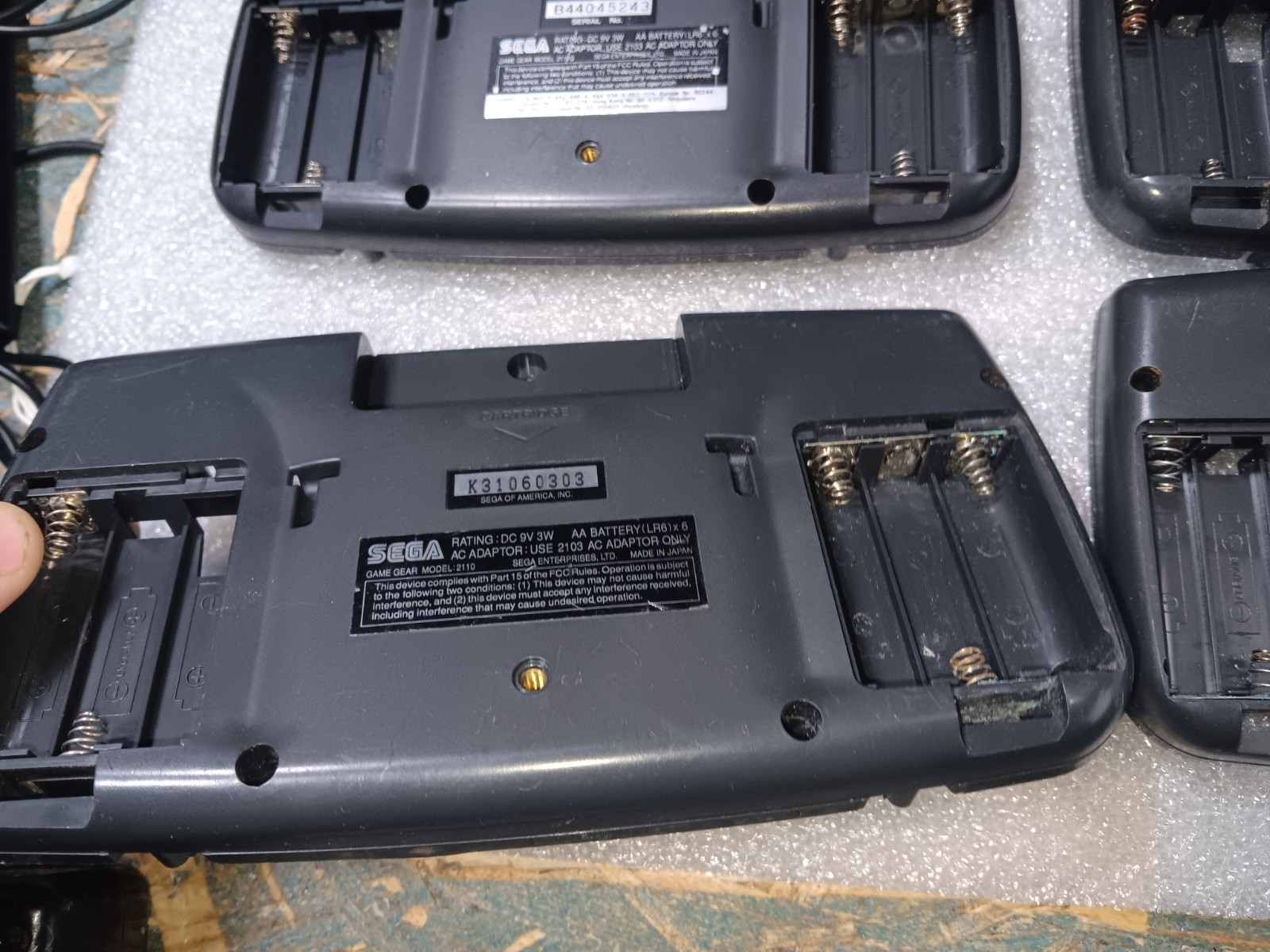 SEGA Game Gear 2110 EXACT EMPTY BACK BATTERY CORROSION X6 ONLY-INTACT-SEE ALL