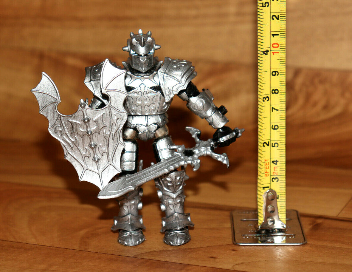 2005 Mega Bloks Mag Warriors Hawkblade Action Figure 9013 Mag-Lock