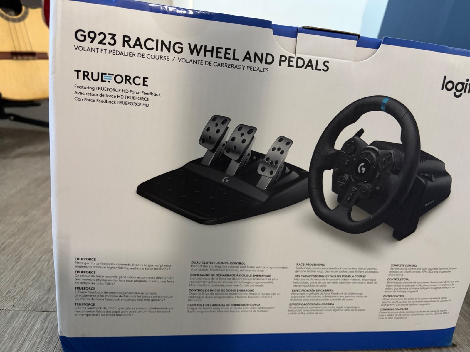 Logitech G923 Racing Wheel and Pedals New Official PlayStation Product – Black