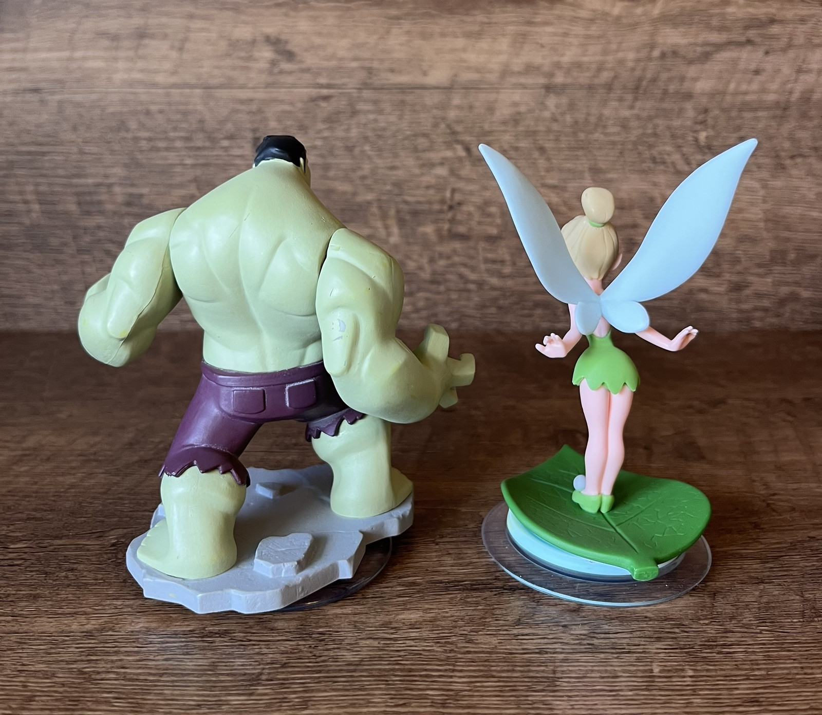 WIIU Disney Infinity Bundle Hulk Tinkerbell Captain America Figures With Base