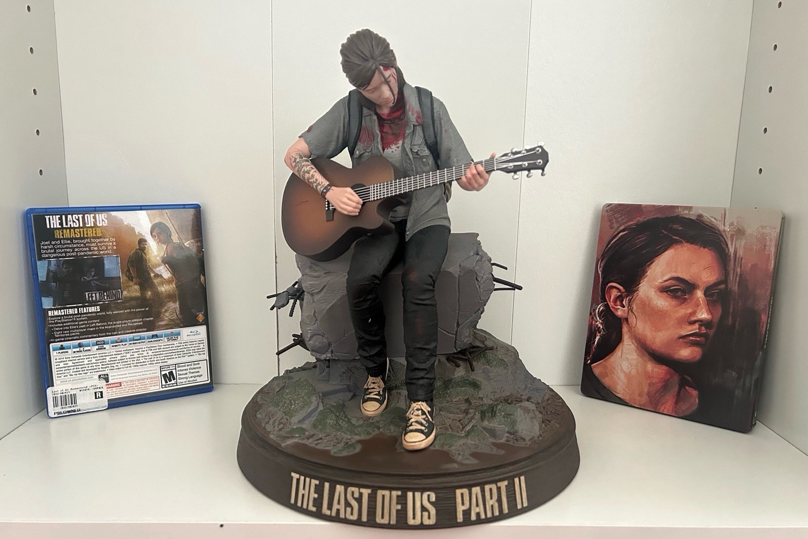 PS4 The Last of Us Part II Collectors Edition – Ellie Statue w/ game & Steelbook