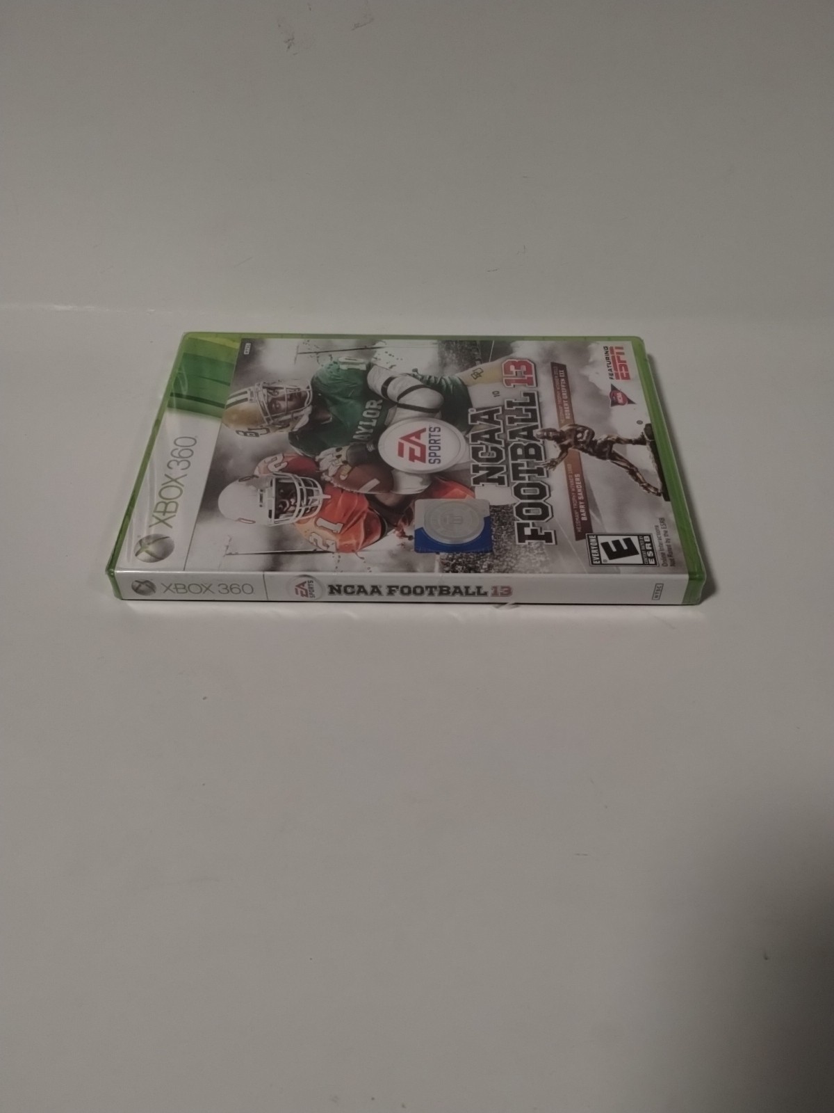 NCAA Football 13 (Microsoft Xbox 360, 2012) Brand New Sealed Damaged case.