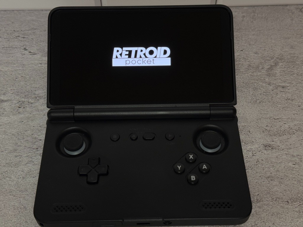 Retroid Pocket Flip 2 SD865 128GB US – Retro Gaming Android Black Handheld