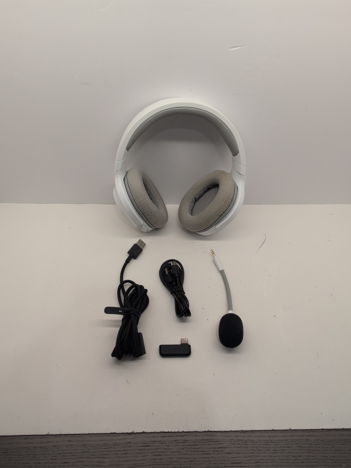 Razer Barracuda X White Wireless Multi-Platform Gaming Mobile Headset Tested