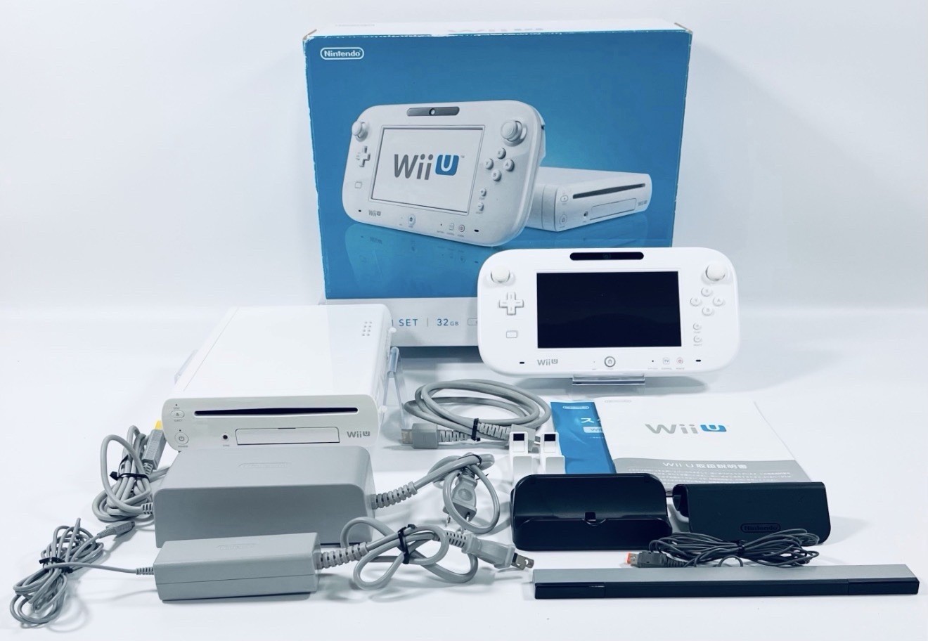 Nintendo Wii U Console White 32GB Premium Set Boxed GamePad Tested Working　JP