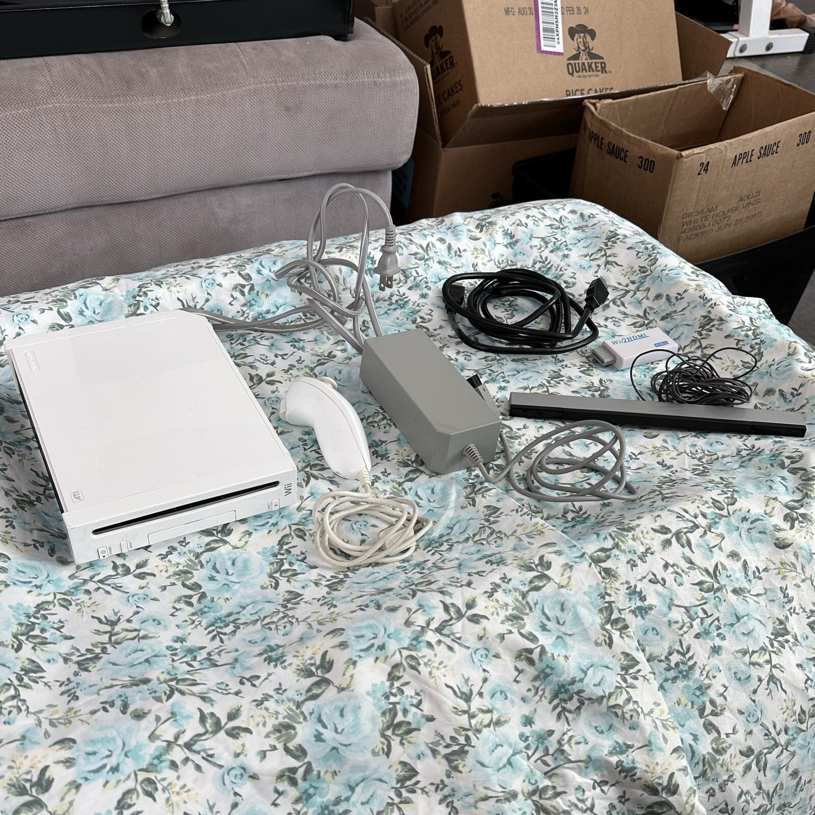 Nintendo Wii RVL-001(USA) 512 MB Home Console – White Bundle