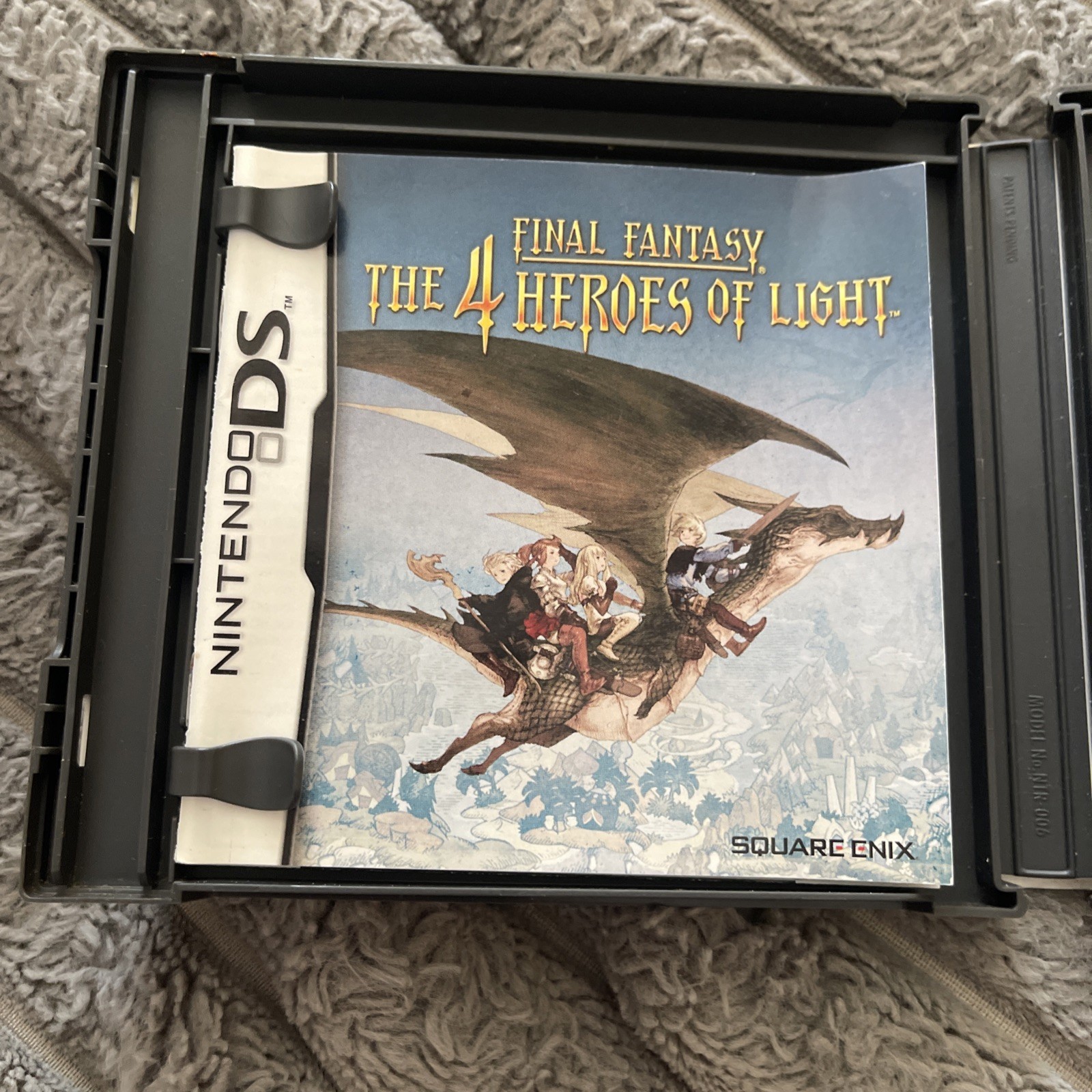 Final Fantasy 4 Heroes of Light – DS Game CIB Very Good