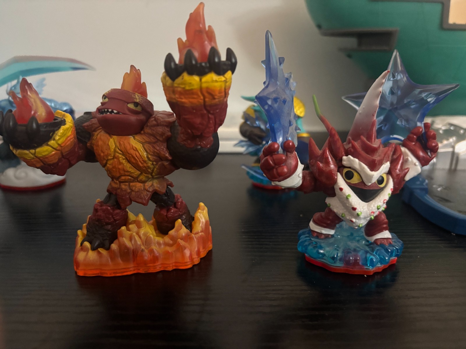 Skylanders collection with Flynn’s ship (not complete), 2 Portals, and 4 games