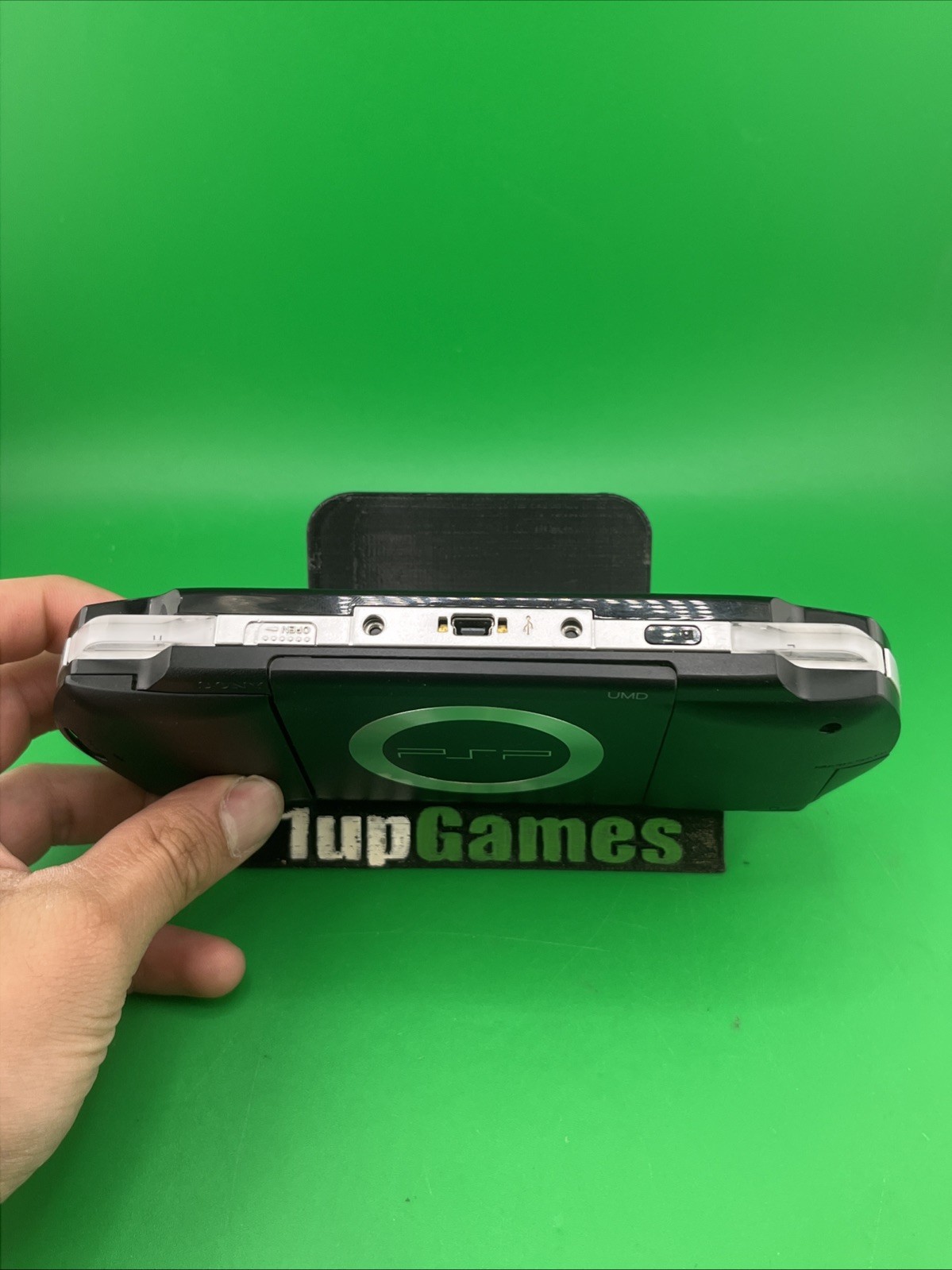 Sony PSP Console Only PSP-1001 Handheld For Parts Or Repair. (T04)