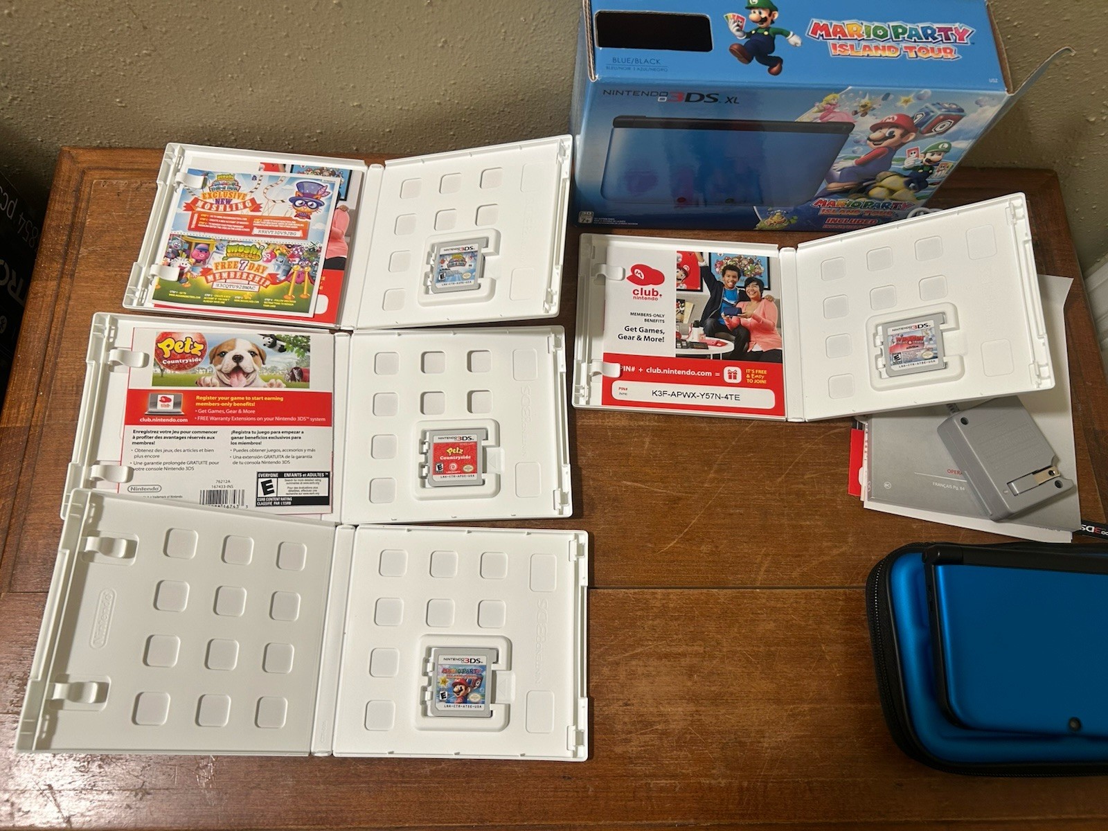 Nintendo 3DS XL Blue/Black Handheld Console Bundle