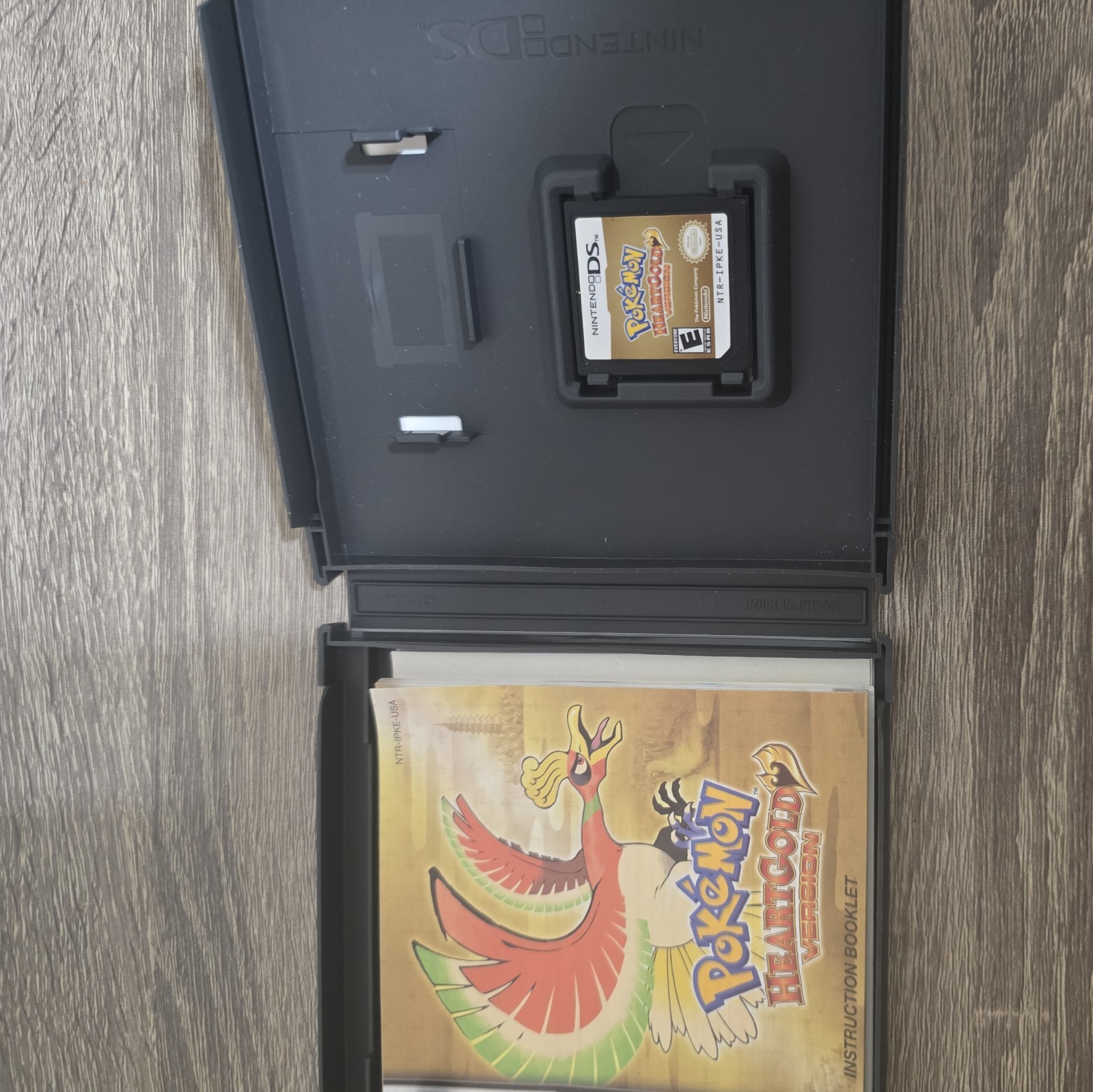 Pokemon HeartGold Version DS complete with Manual and case