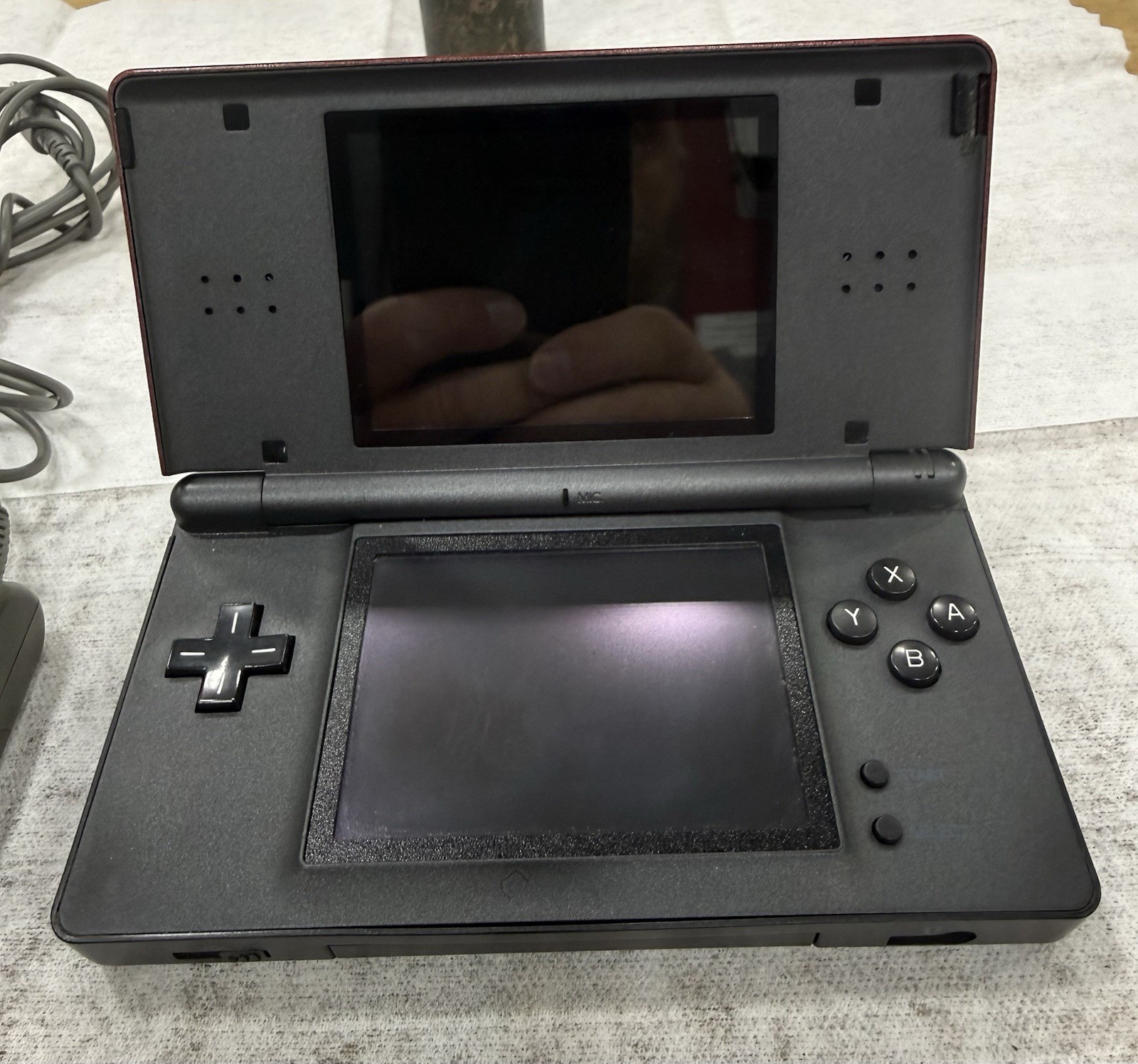 Nintendo DS Lite USG-001 Red/Black Handheld Console w/ Stylus, Charger