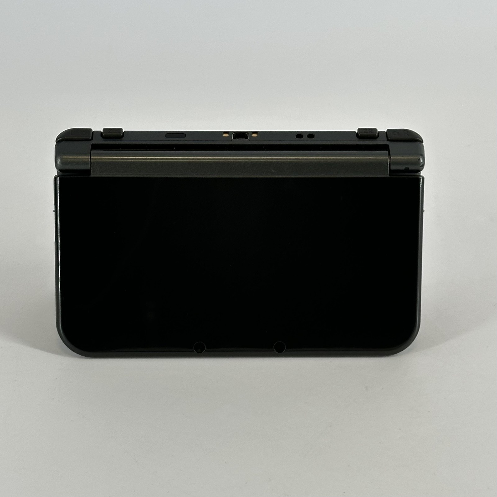 Nintendo New 3DS XL Handheld Console Gray w/ Charger/Case – Good Condition