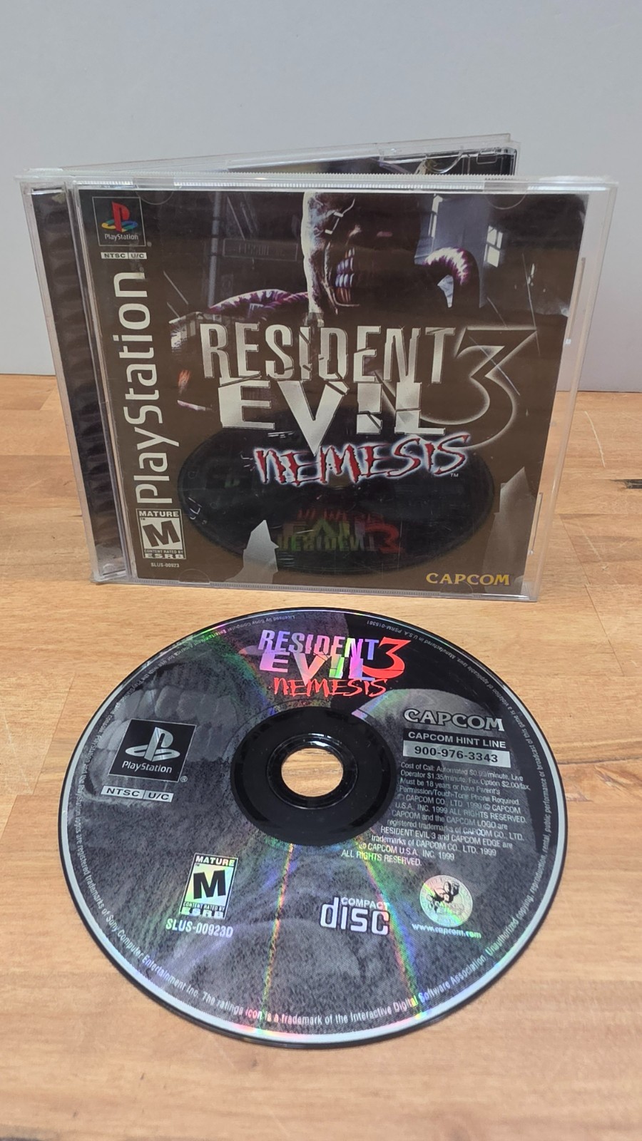 Resident Evil 3: Nemesis (PlayStation 1 PS1, 1999)